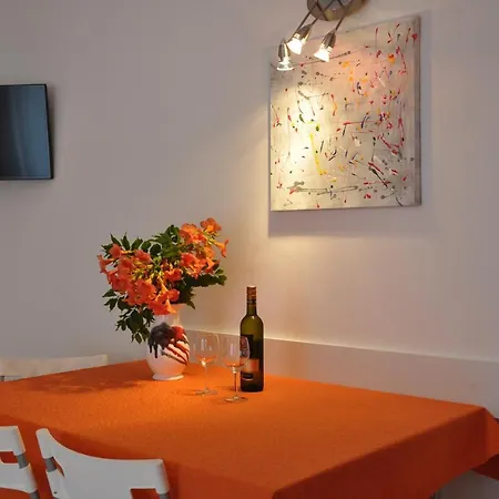 Apartment Apartman Orange *