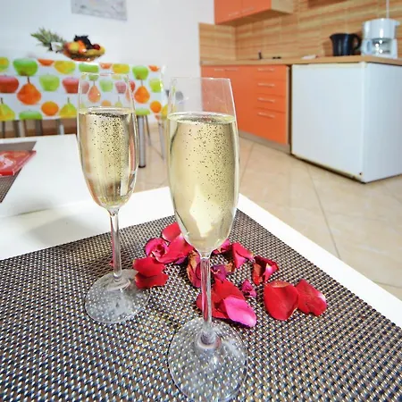 Apartman Orange Apartment